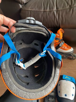Patines extensibles 33-37 y casco protector