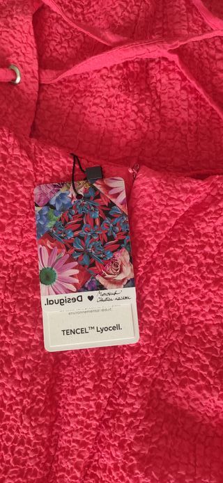 Vestido Desigual con etiqueta