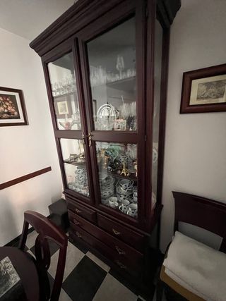 vitrina madera echa a mano