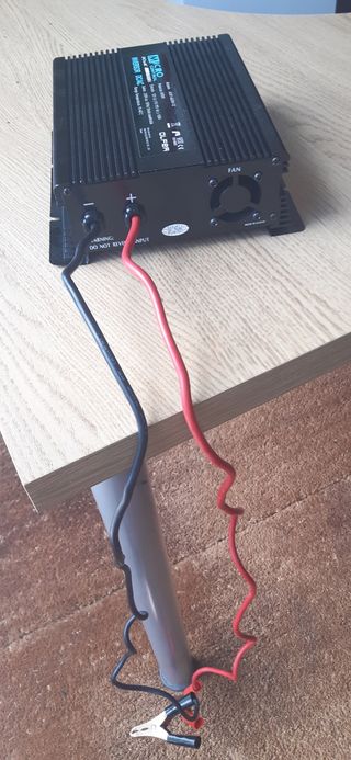 Inversor/adaptador de corriente DC/AC