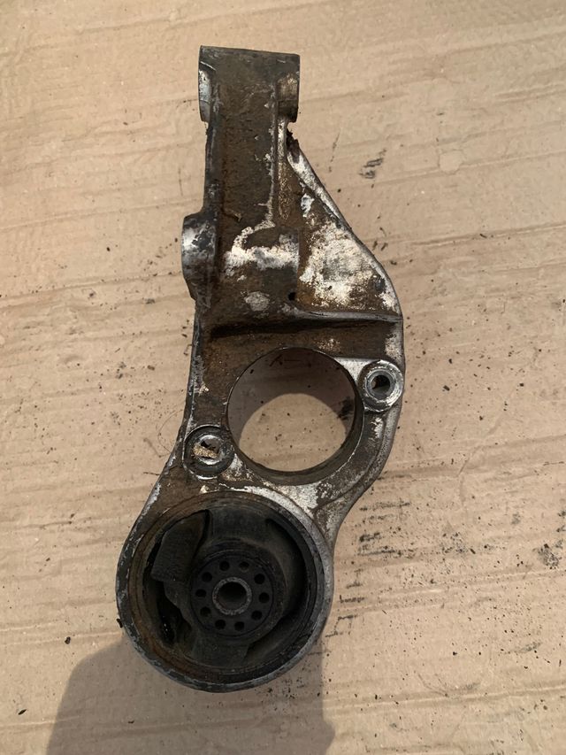 Soporte palier y taco 205 rallye