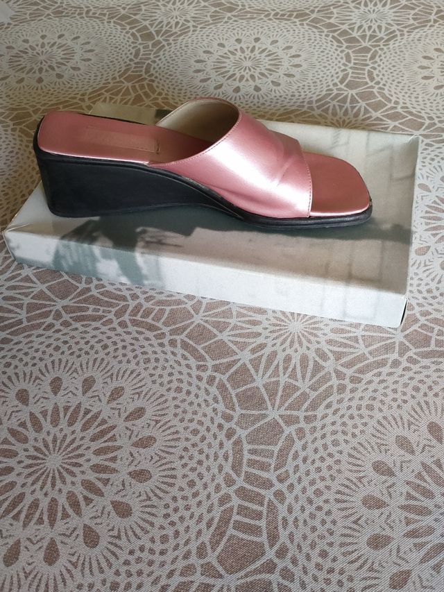 Sandalia rosas abiertos