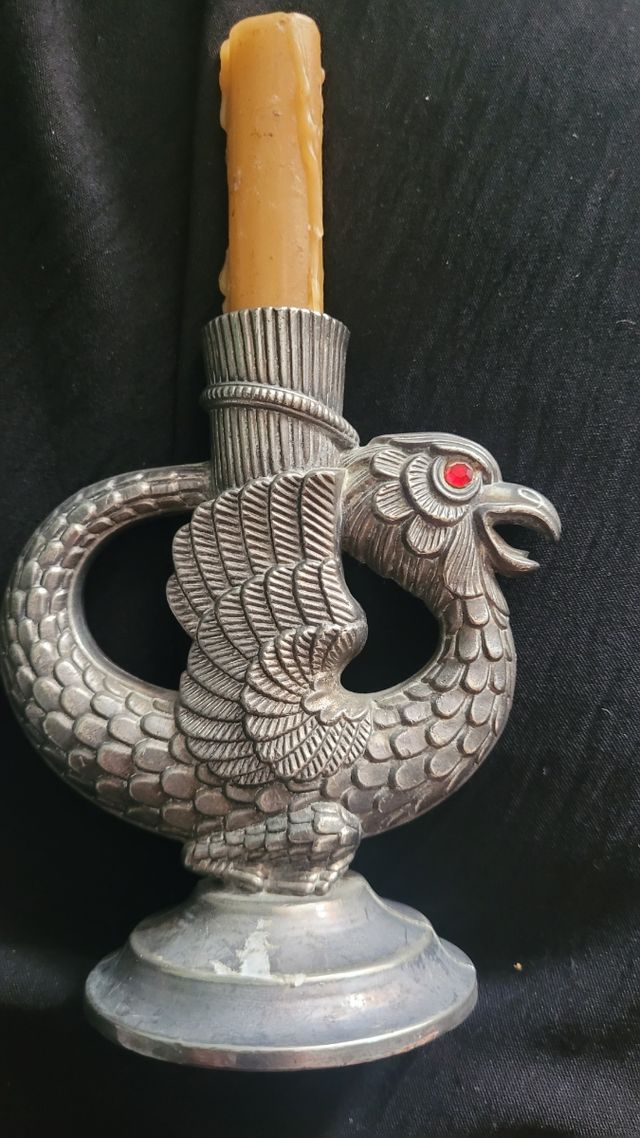 Portavelas mitologico antiguo