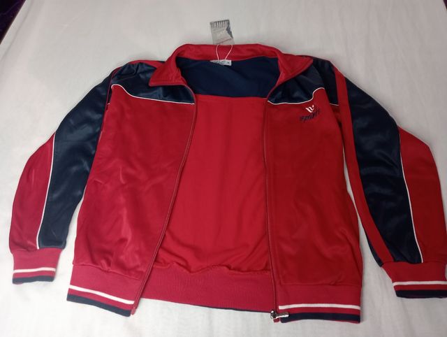 Giacca da ginnastica taglia 14 anni.