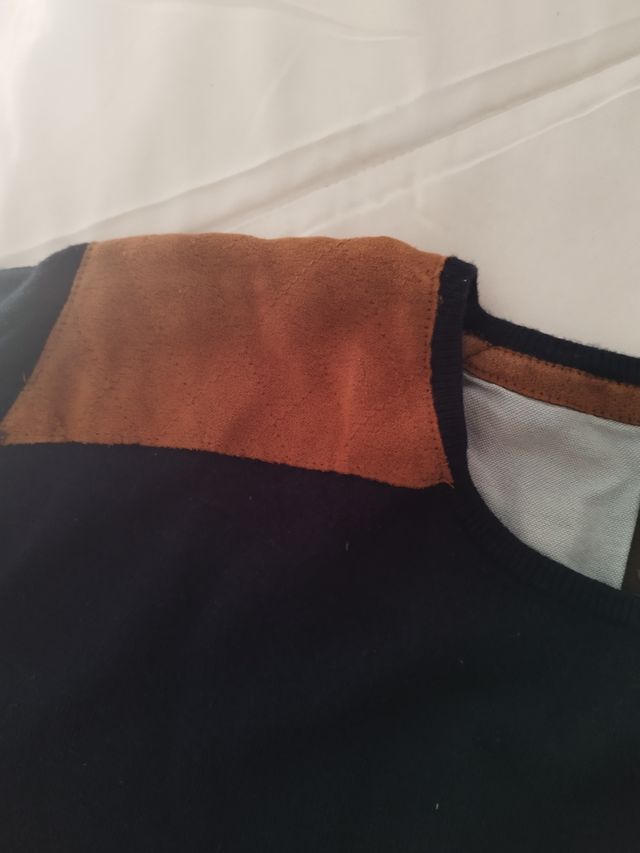 Jersey azul marino,hombros de antelina,talla L