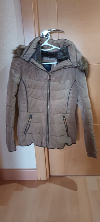 Abrigo plumas Zara