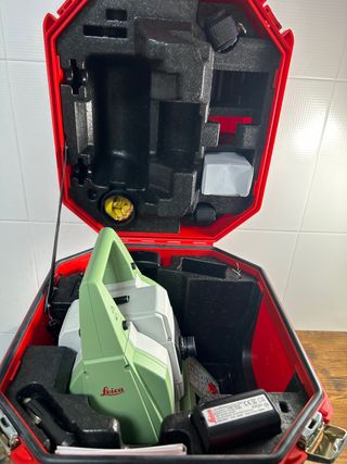 Estacion total Leica NOVA TM50