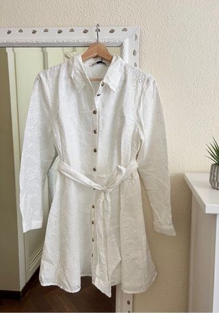 Vestido bordados perforados Zara Talla L y M