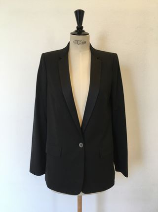 chaqueta americana negra Zara.