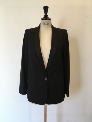chaqueta americana negra Zara.