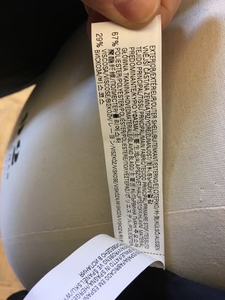 chaqueta americana negra Zara.