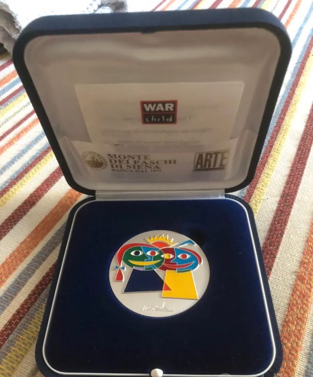 medaglia Ugo Nespolo