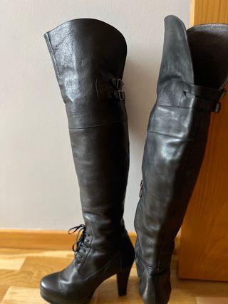 Botas altas de piel