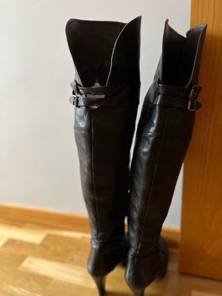 Botas altas de piel