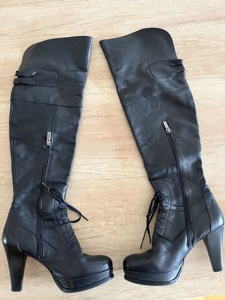 Botas altas de piel