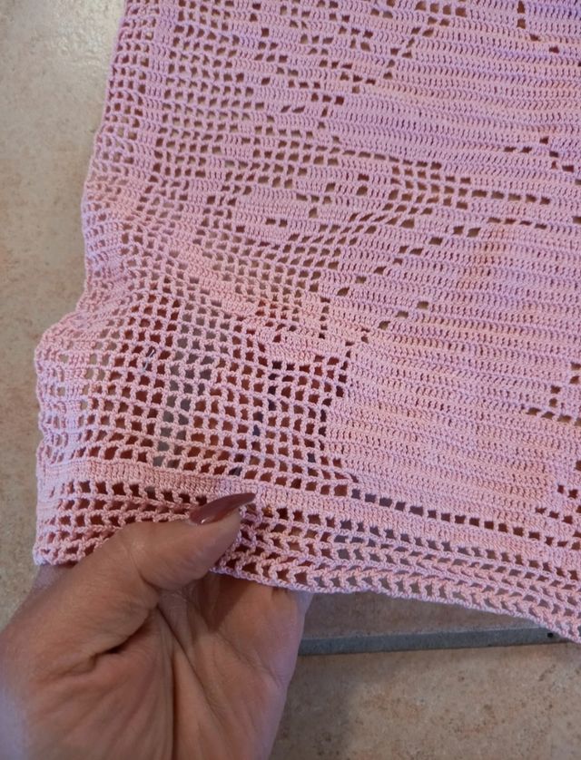 Tela  filet all'uncinetto fatto a mano