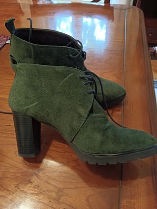Botines verdes de piel