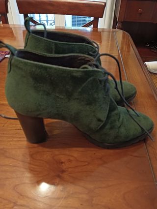 Botines verdes de piel