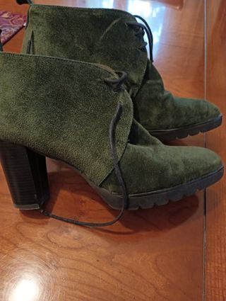 Botines verdes de piel