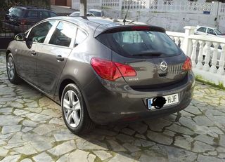 Opel Astra 2012