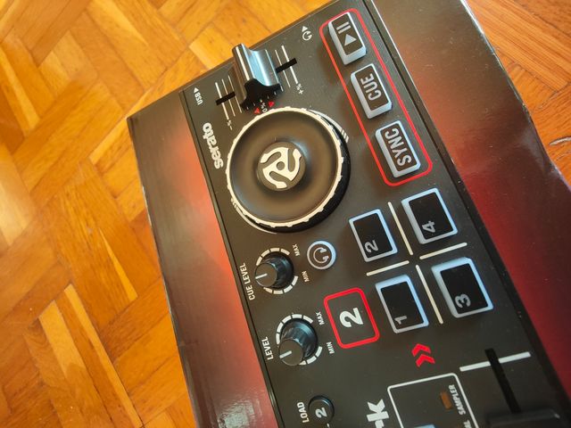 Numark DJ2GO 2