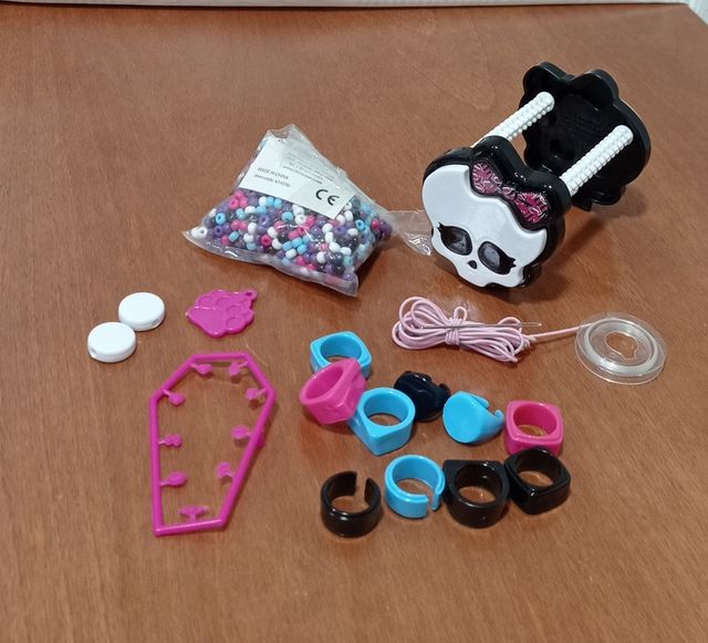Kit Anillos y pulseras Monster high