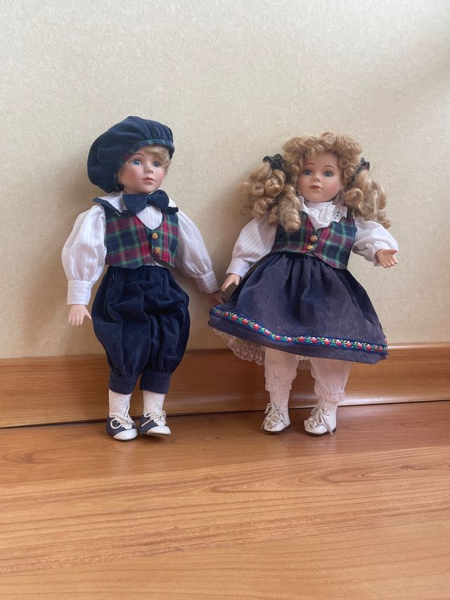 Muñecos de porcelana