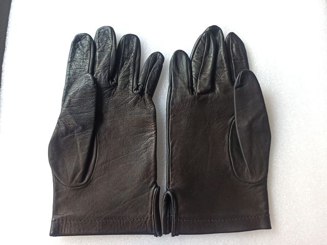 Guanti in pelle pregiata. Misura 6