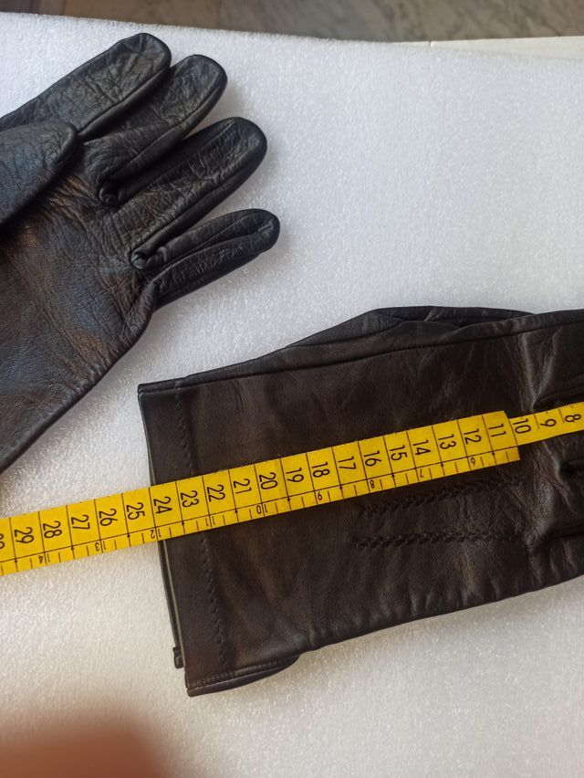 Guanti in pelle pregiata. Misura 6