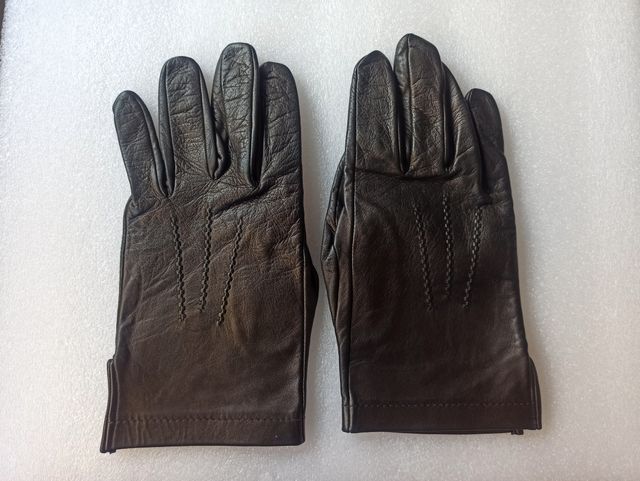 Guanti in pelle pregiata. Misura 6