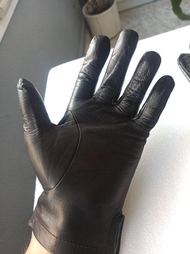 Guanti in pelle pregiata. Misura 6