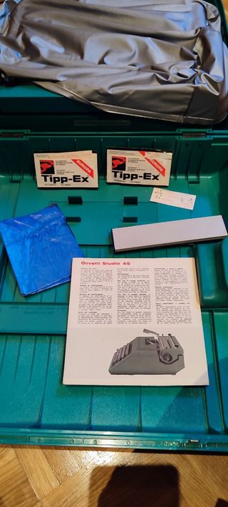 Máquina de escribir Olivetti studio 45