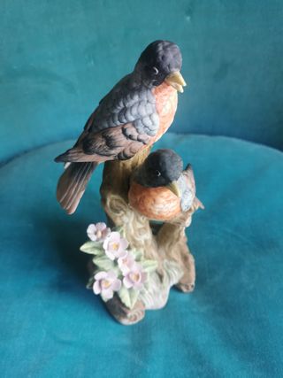 Figurita de porcelana en biscuit pajarillos
