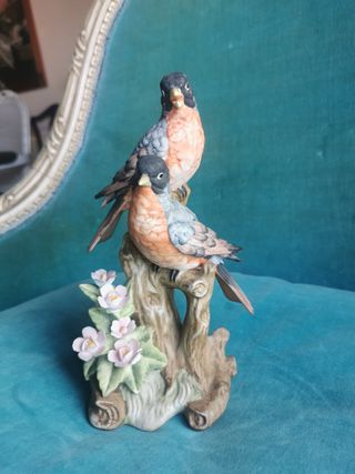 Figurita de porcelana en biscuit pajarillos