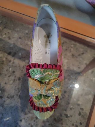 Vestido fallera con manteletas