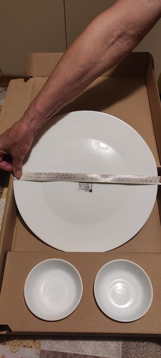 Piatto tondo e due ciotoline Olio Carli