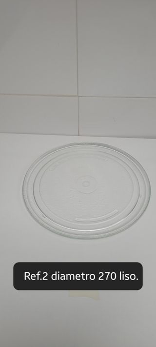 Platos microondas de diferentes medidas.