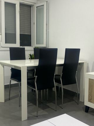 Mesa comedor y sillas