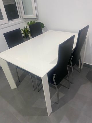 Mesa comedor y sillas