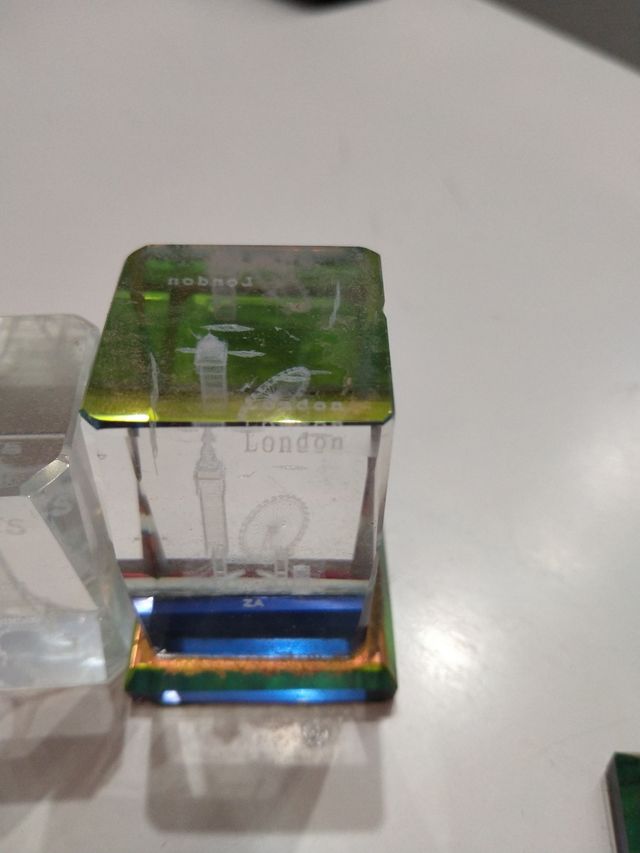 Collezione di oggetti in vetro