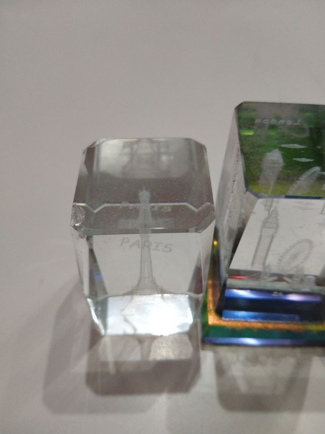 Collezione di oggetti in vetro