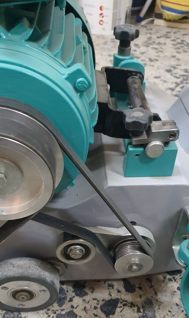 ACUCHILLADORA DE PARQUET BONA DEL 250