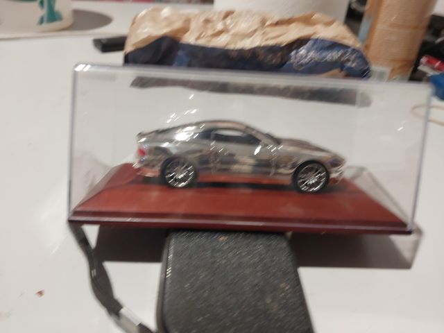 1/43 Maqueta Aston Martin v 12