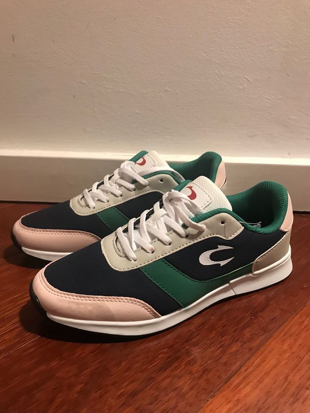 Nuove sneakers da donna taglia 37