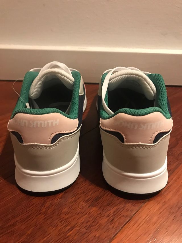 Nuove sneakers da donna taglia 37