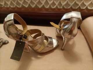 Tacones plateados Mango