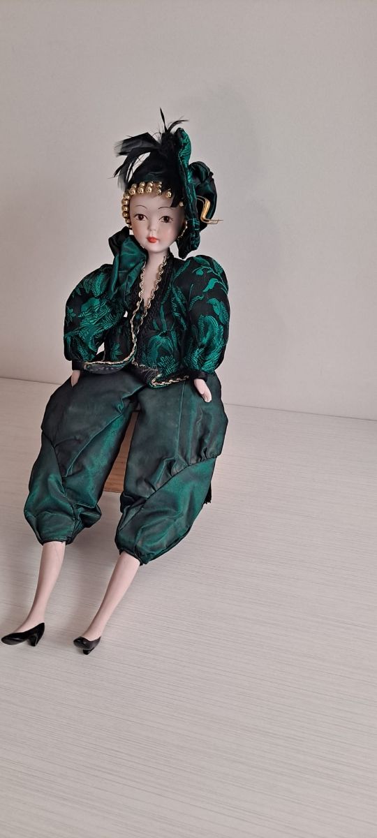 Lote 5 muñecas porcelana.