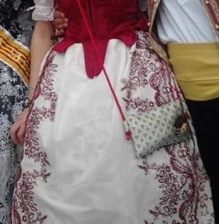 Falda y delantal huertana