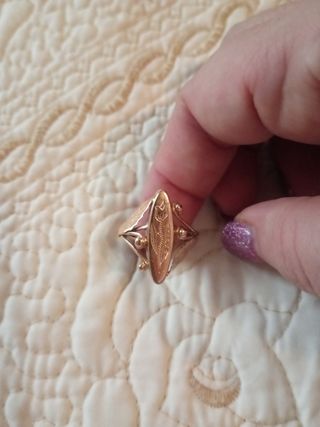 Anillo 💍 de oro 14 quilates . Tulipanes 