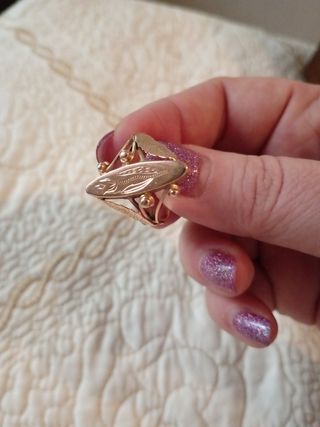 Anillo 💍 de oro 14 quilates . Tulipanes 